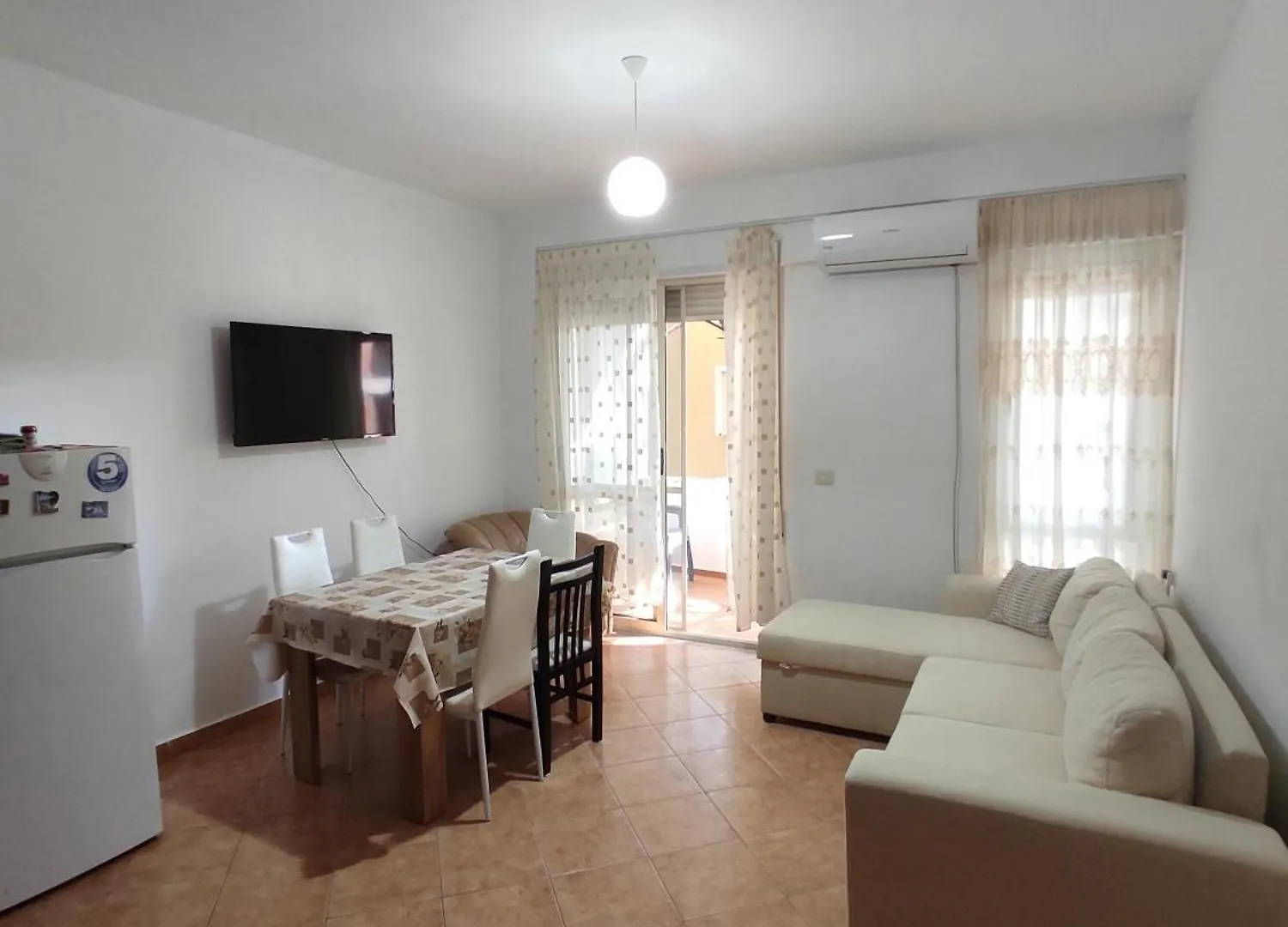 Contacten van The Blue Apartment